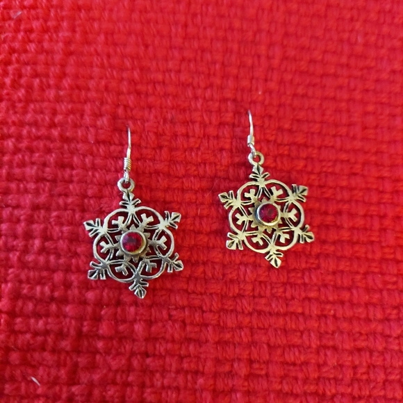 Filigree Silvertone Snowflake Earrings - Picture 3 of 7